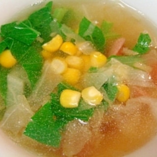 小松菜とコーンのコンソメスープ